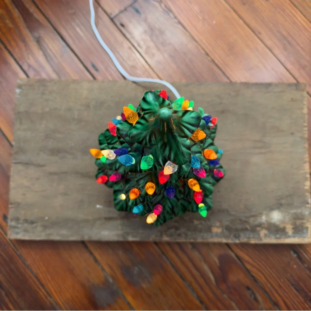 Vintage Holland Mold Christmas tree w dove lights 12”
